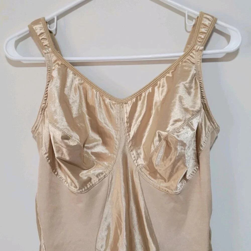 Miraclesuit Bodysuit 42DD Womens Shapewear Comfort Leg Smooth Nude Split Crotch